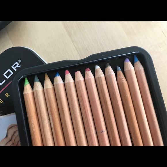 Prismacolor®️ - 24 Water-Soluble Colored Pencils - Picture 3 of 4